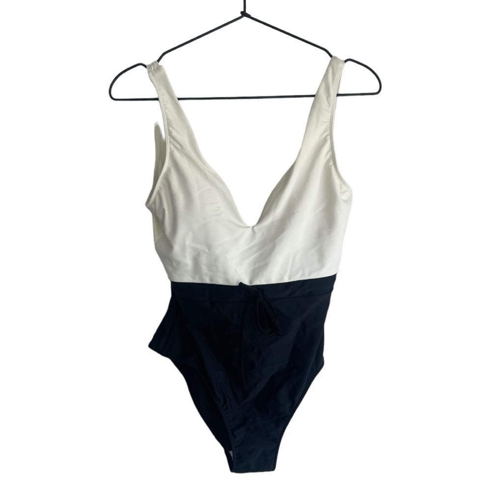 summersalt Tie Waist Backflip Colorblock One Piece‎ 6 White Black Swimsuit - Picture 4 of 9